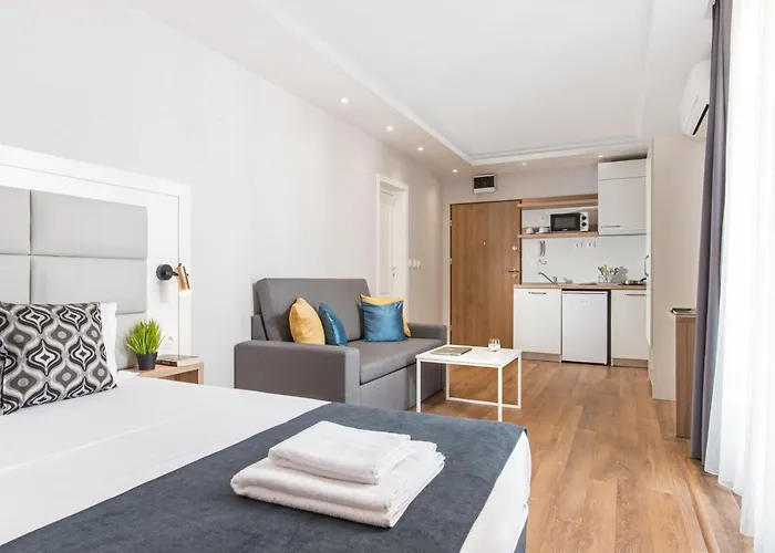 Casa Paradiso アパートホテル 4*