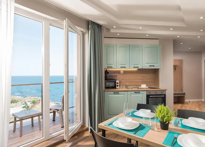 Casa Paradiso アパートホテル 4*