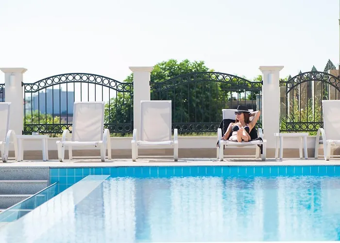 Casa Paradiso 4* アフトポル